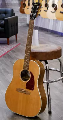 Gibson - J-45 Studio Walnut - Natural 2
